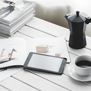 黑尔蒙德胜利后磨破喉咙，球迷家中安然入梦